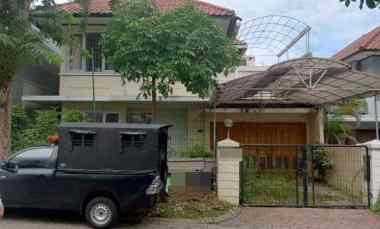 dijual rumah graha family