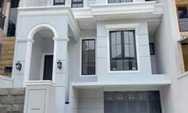 Hunian Premium 3 Lantai Modern American Style Graha Famili