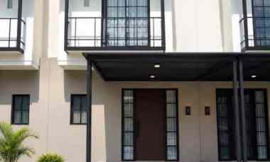 Dijual Rumah Minimalis 2 Lantai Graha Natura Surabaya LT 60 Semi Furni