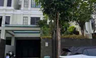 Rumah Mewah 3 Lantai Grand Kenjeran Semi-furnished, Hadap Selatan