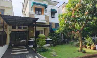Dijual Rumah Hadap Taman di Cluster Grand Wisata Bekasi