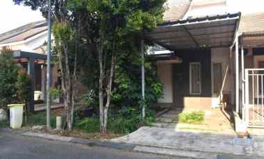 dijual rumah green park residence