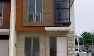 Rumah Siap Huni Baru Gress, Greenland, Citraland, Hook, Row 3 mobil