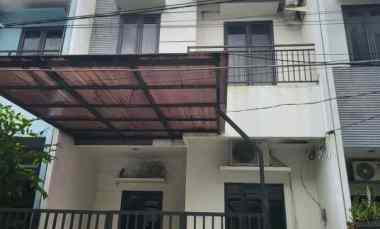 dijual rumah greenville