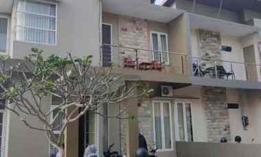 Rumah Murah Modern Strategis Free Furnished di Kota Batu