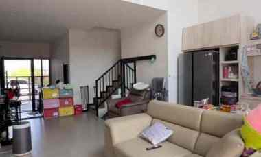 Gunung Anyar Interior Tercantik Sangat Nyaman dekat Oerr Amesta Living