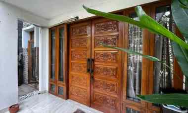 Dijual Rumah Asri Furnished di Harapan Indah Cluster Taman Heliconia