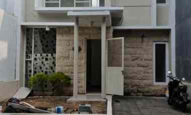 Rumah Istana Mentari 2 Lt, dekat Samsat, Polda Tol, Tengah Kota Sidoarjo