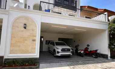 Rumah Eropa Klasik dekat Andara Jagakarsa Jakarta Selatan Bonus Minipo