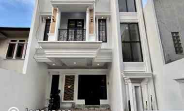 Dijual Rumah American Classic Rooftop di Jagakarsa Jakarta Selatan