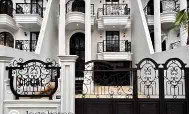 Dijual Rumah Classic Ada Kolam Renang di Jagakarsa Jakarta Selatan