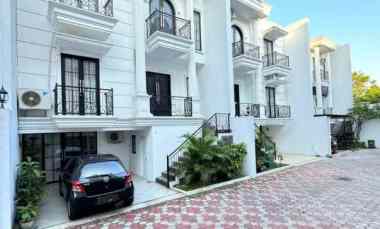 Dijual Rumah Berconsep American Clasic di Jagakarsa Jakarta Selatan