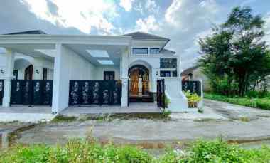 Rumah Mewah Konsep Klasik Modern, 300 meter dari jl. Besi Jangkang