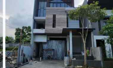 Rumah Baru Woodland Citraland Surabaya NEW Attic Rooftop dekat UC
