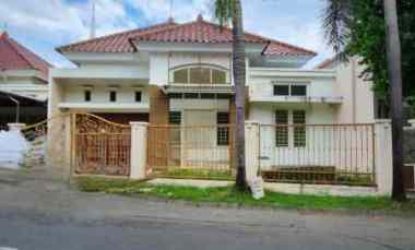 dijual rumah jalan a yani