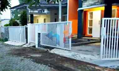 Rumah Dijual di jalan arumba