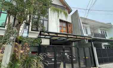 Rumah Estetik Ada Kolam Renang Balai Pustaka Rawamangun Jakarta Timur