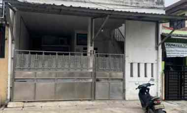 Dijual Cepat Rumah 2 Lantai Tengah Kota dekat, Fasilitas Umum