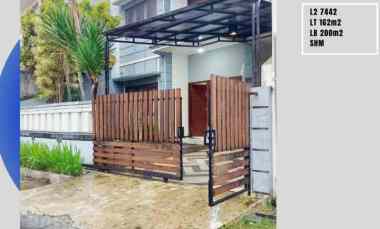 dijual rumah jalan buah buah