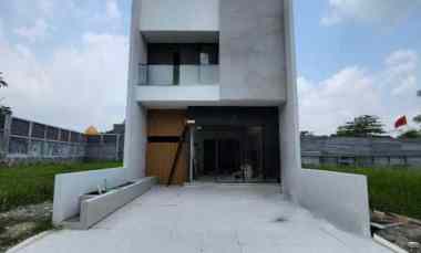 dijual rumah jalan crystal golf