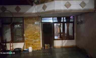 Rumah Dijual di Jalan Gading Elok Utara Jakarta Utara.