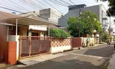 Rumah Nyaman dengan Konsep Rumah Sehat dan Ramah Anak Lokasi Strategis
