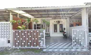 Rumah Baru Siap Huni Bonus Furniture Lengkap di Jalan Imbogiri Barat
