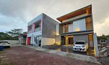 Rumah Baru 2 Lantai Full Furnish di Jalan Kaliurang km 6,5 dekat ke Ug