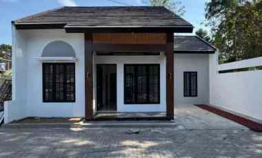 Rumah Dijual di Jalan magelang pasar sleman