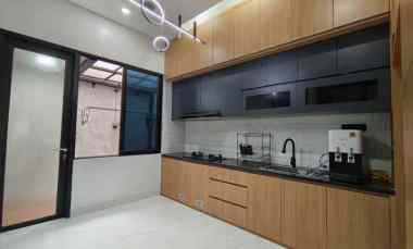 Rumah Scandinavian dekat Exit Tol Dilengkapi Kitchen Set dan TV Kabine