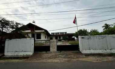 dijual rumah jalan merapi ujung