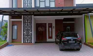 dijual rumah jalan muchtar