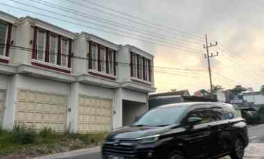 dijual rumah jalan provinsi ir soekarno