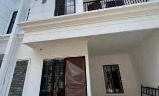 dijual rumah jalan raya cilodong