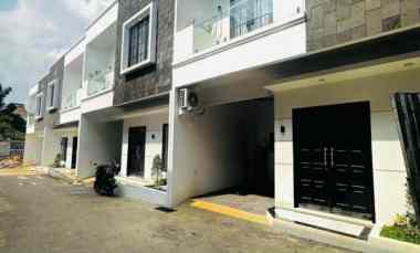 Rumah Dijual di Jalan raya jagakarsa