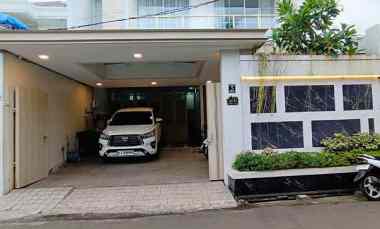 Rumah Dijual di Jalan raya kebon jeruk kemanggisan