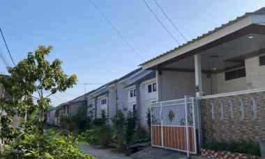 dijual rumah jalan raya megu cisoka