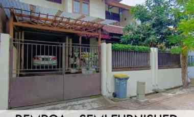 Dijual Rumah Semi Furnished dalam Komplek Fasilitas Kolam Renang