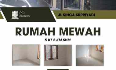 Rumah Mewah 2 Lantai Hook Jalan Singa Kalicari Pedurungan Semarang