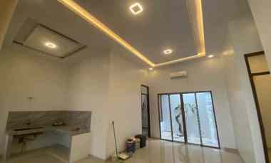 Rumah Dijual di Jalan Sudirman Raya