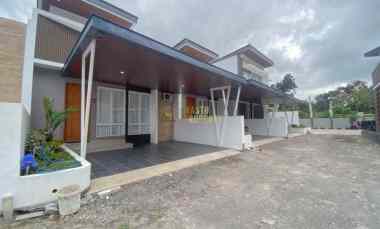 Rumah Dijual di jalan wonosalam losari sukoharjo ngaglik sleman