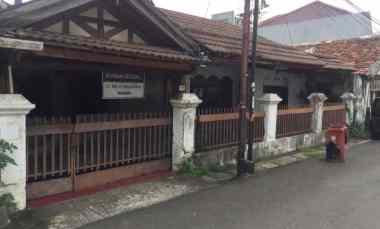 dijual rumah jatinegara timur