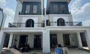 Rumah Mewah 3 Lantai di Semarang Dijual Murah Modern, Elegan dan Clas