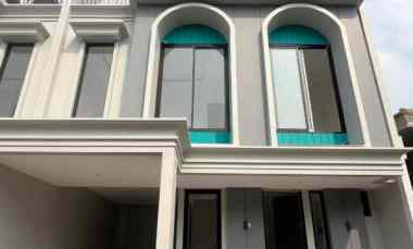 Rumah Baru Ada Rooftop 3 Lantai di Cilangkap Cipayung Jakarta Timur