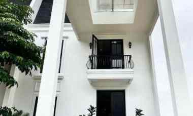 The Leaves Townhouse Bintaro 3 Lantai Ada Rooftop Kolam Renang