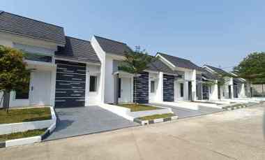 dijual rumah jl bomang