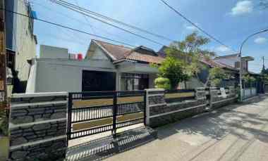 Rumah Dijual di Jl Buanasqri