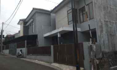 dijual rumah jl budhi luhur