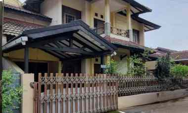 dijual rumah jl bunga kota malang