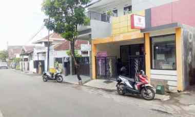 Jual Cepat Rumah Second Besar Pinggir Jalan Aspal Pusat Kota SoeHatta